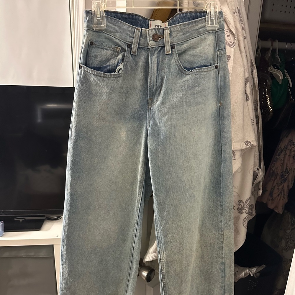 baggy urban outfitters jean size 24 worn mabye once
